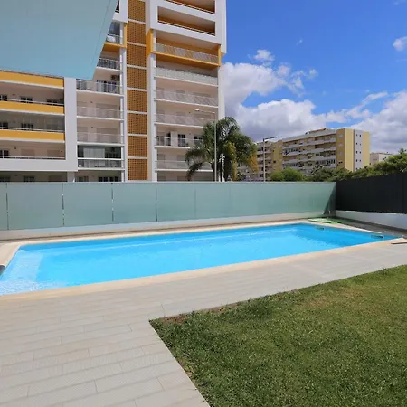 B24 - Terrace Quintao In