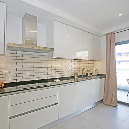 B24 - Terrace Quintao In